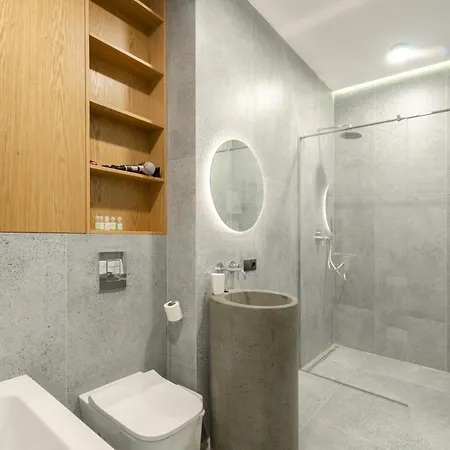 Petrovdom 9-223 In Rc Yaroslaviv Grad, Bulvarno-kudriavska 17 شقة كييف