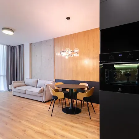 Petrovdom 9-223 In Rc Yaroslaviv Grad, Bulvarno-kudriavska 17 شقة كييف